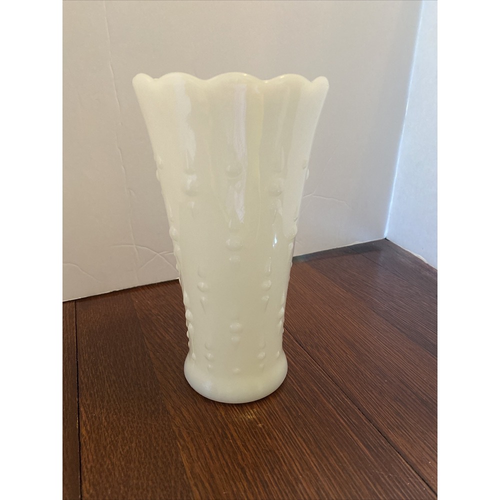 Anchor Hocking Teardrop & Pearl or Dots & Arrows 7.25  Milk Glass Vase W58